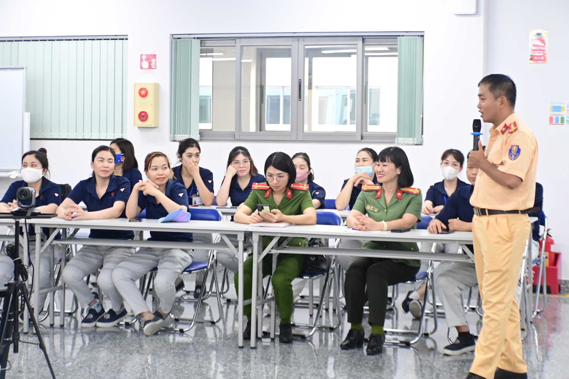 Công đoàn Công an thành phố: Tuyên truyền an toàn giao thông tại Khu Công nghiệp Nhật Bản (An Dương) 